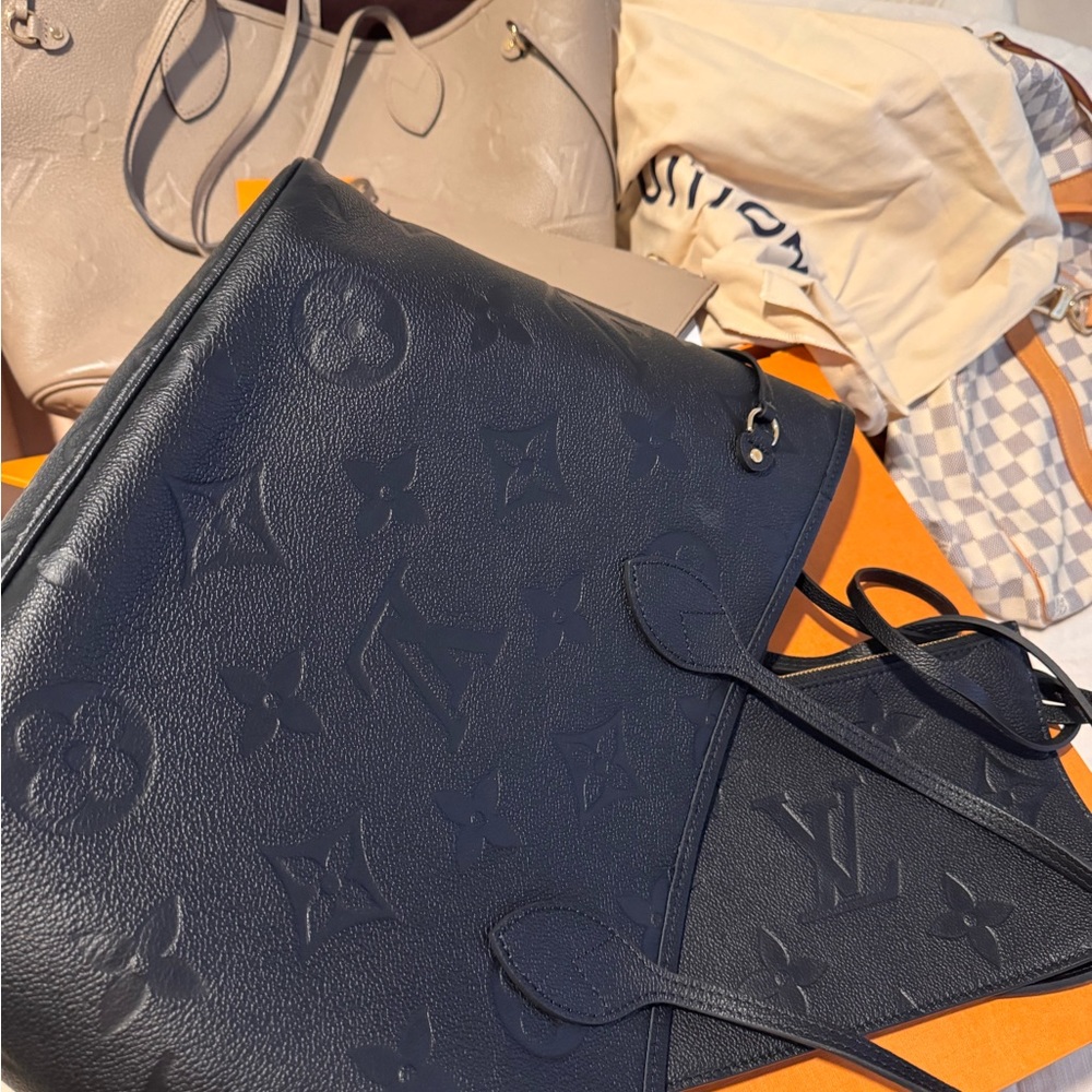 Louis Vuitton Never Full MM. Noir.